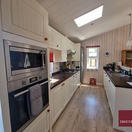 Milford On Sea - 4 Bedroom Lodge In Shorefield Country Park Esterno foto